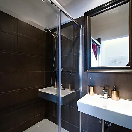 5 Guest house