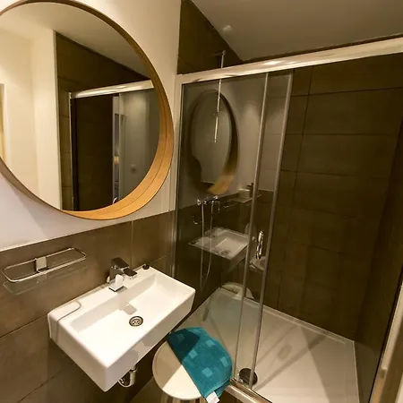 5 Guest house